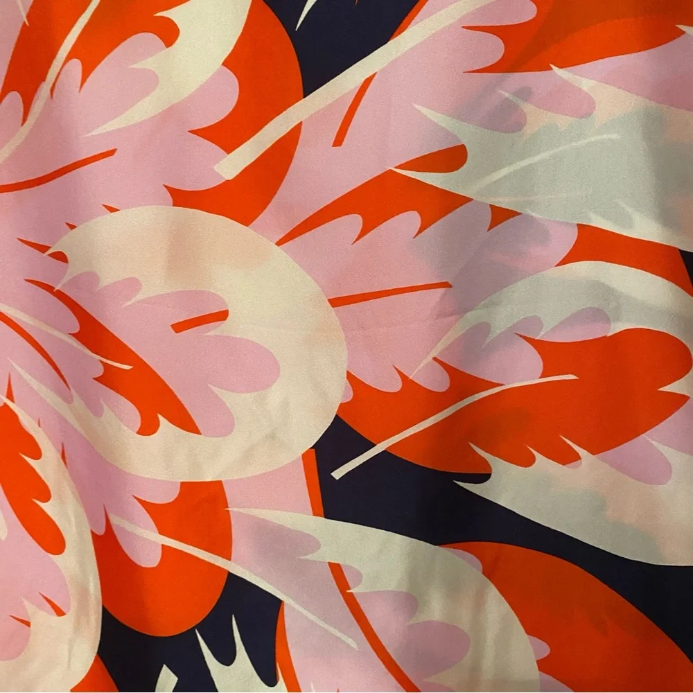 DIANE VON FURSTENBERG SCARF WHITE BLUE FLORAL SILK SQUARE LUXURY ACCESSORY